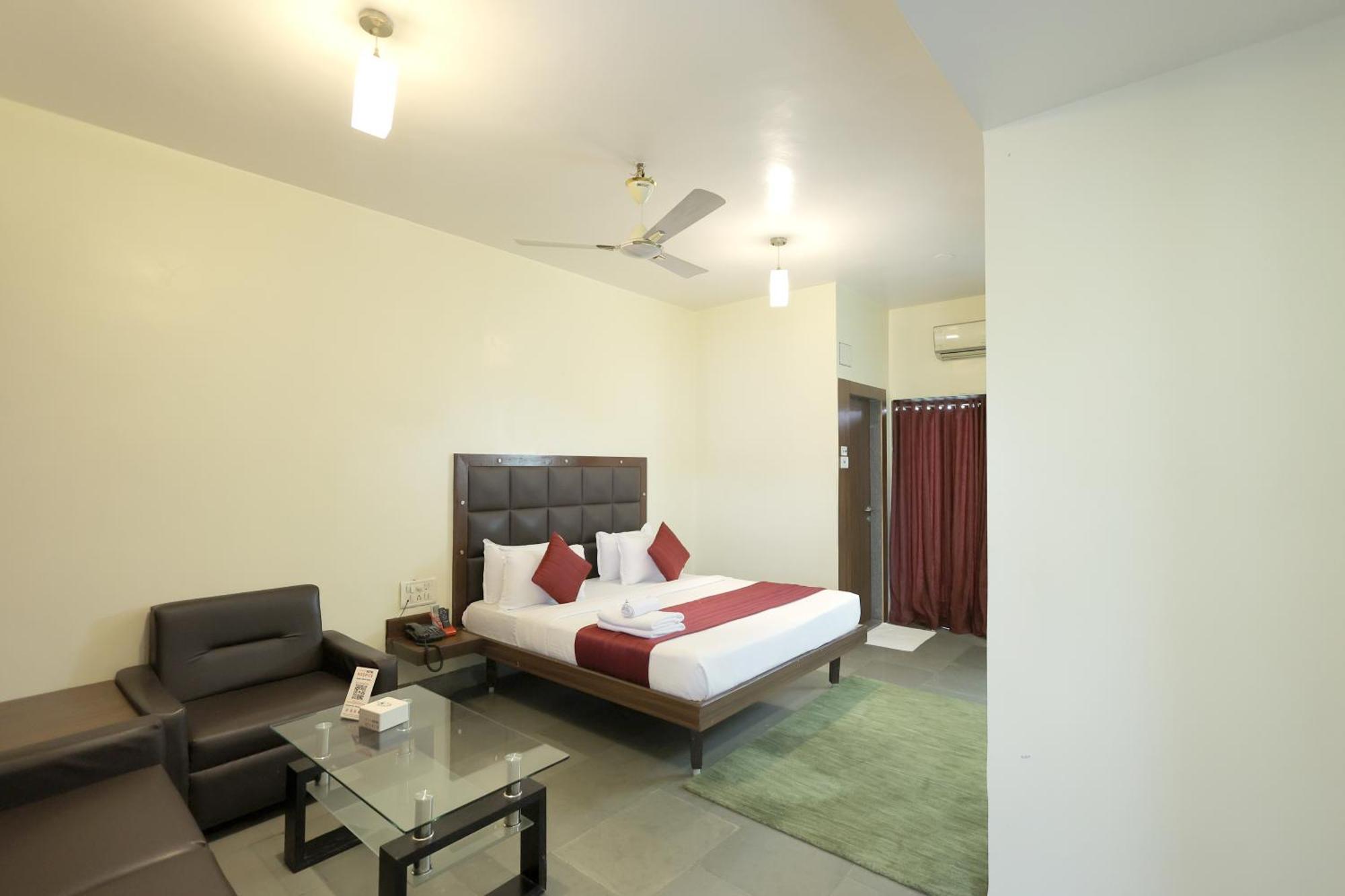 סוראט Hotel Hospice מראה חיצוני תמונה